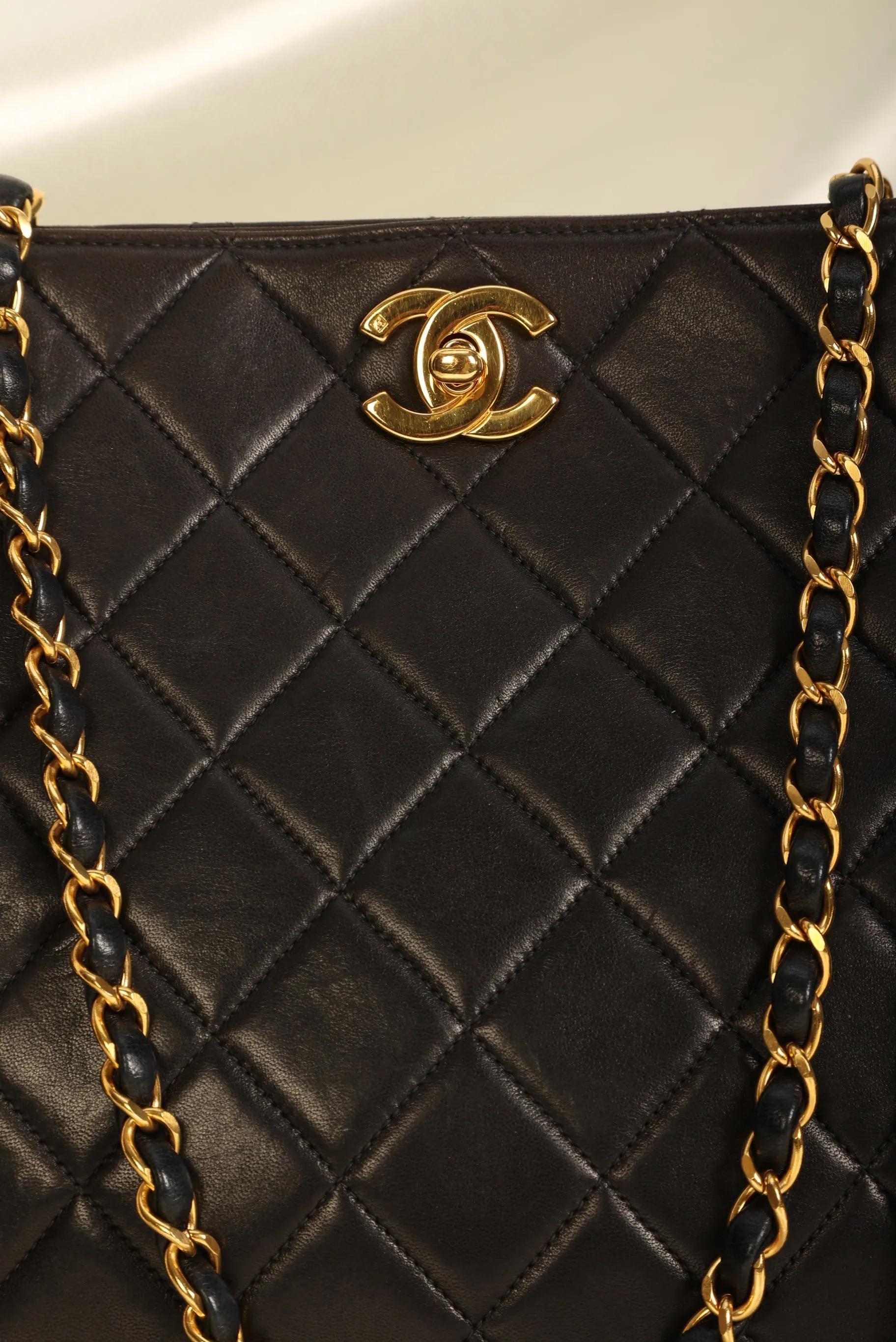 CL Lambskin Turnlock Chain Tote