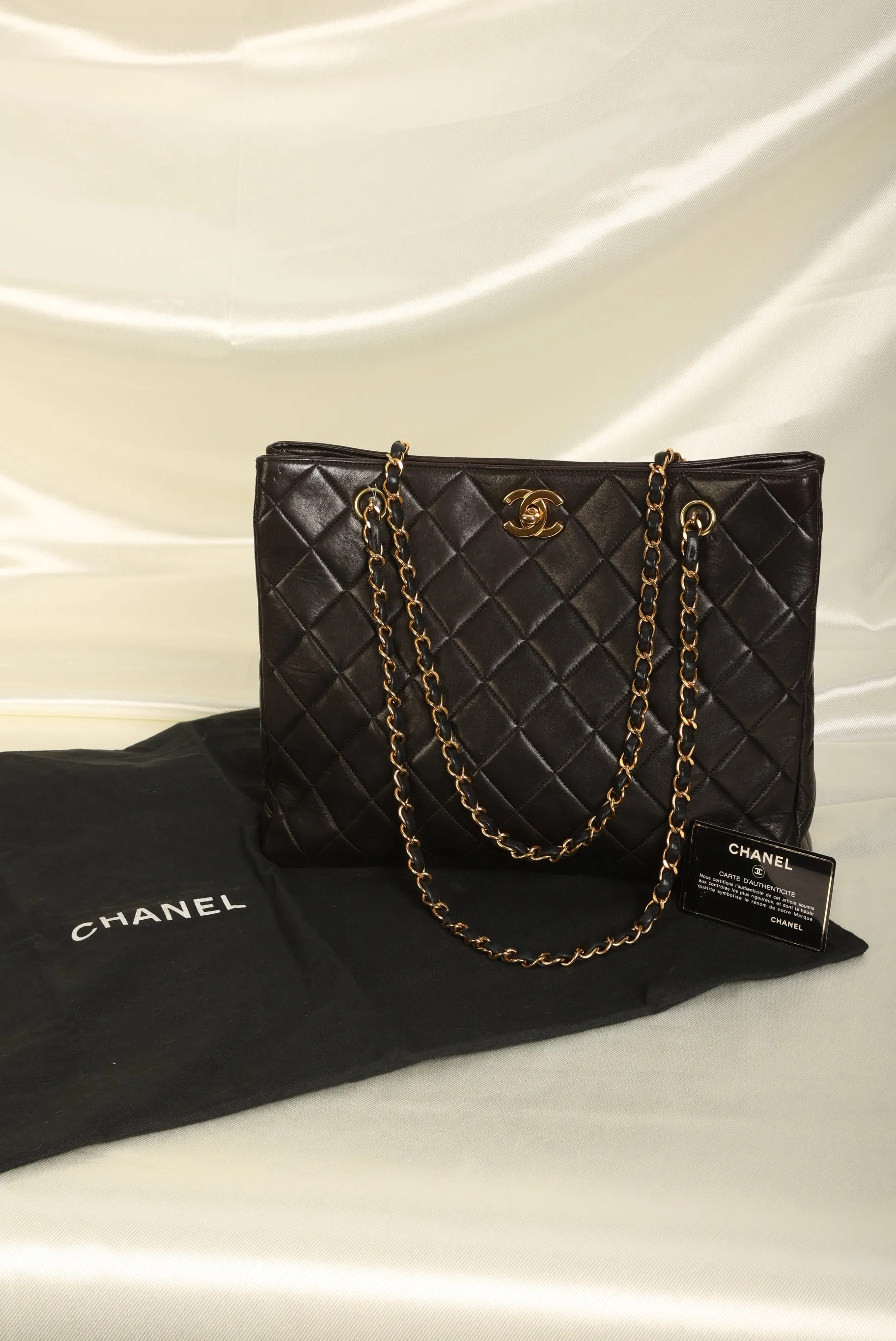 CL Lambskin Turnlock Chain Tote