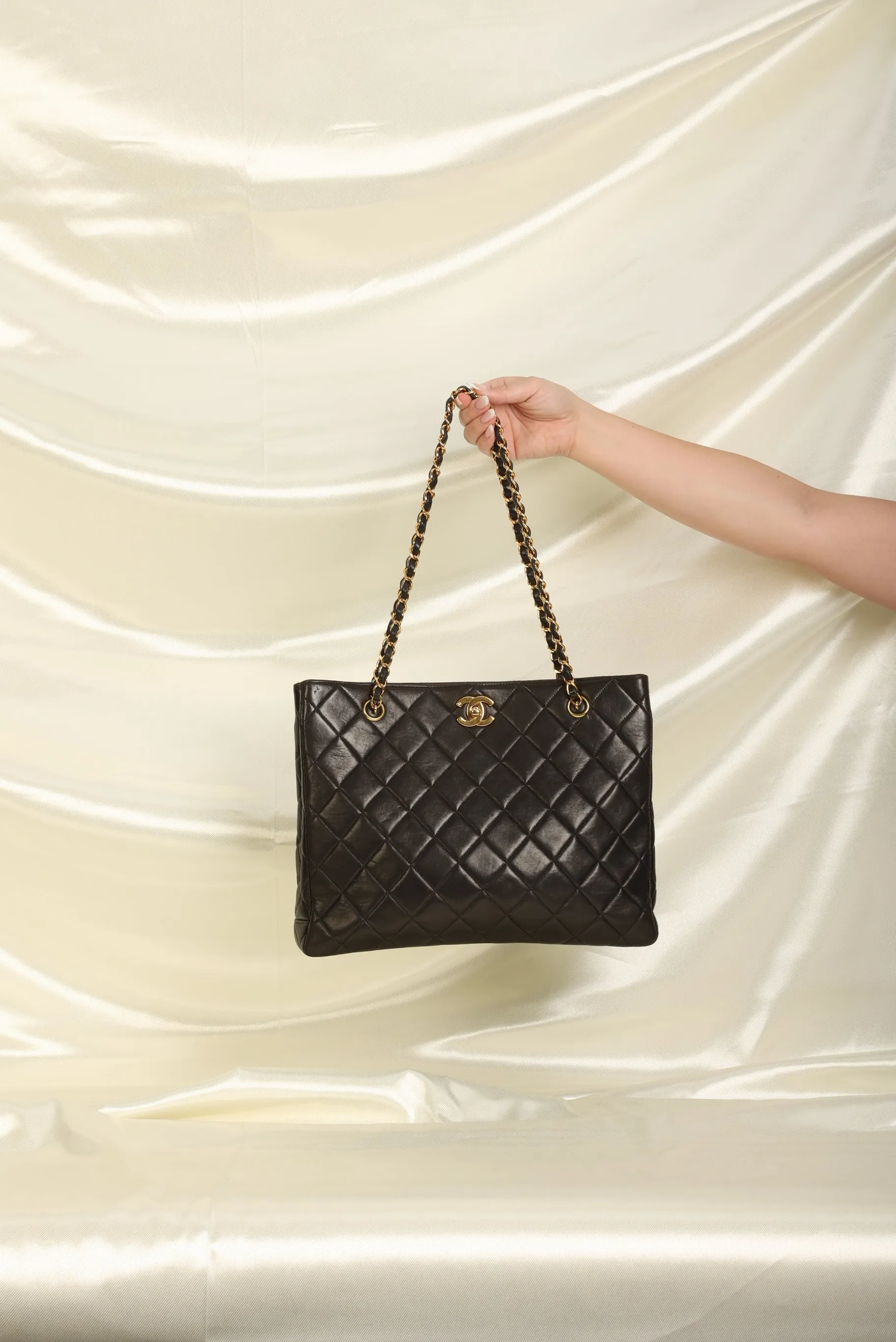 CL Lambskin Turnlock Chain Tote