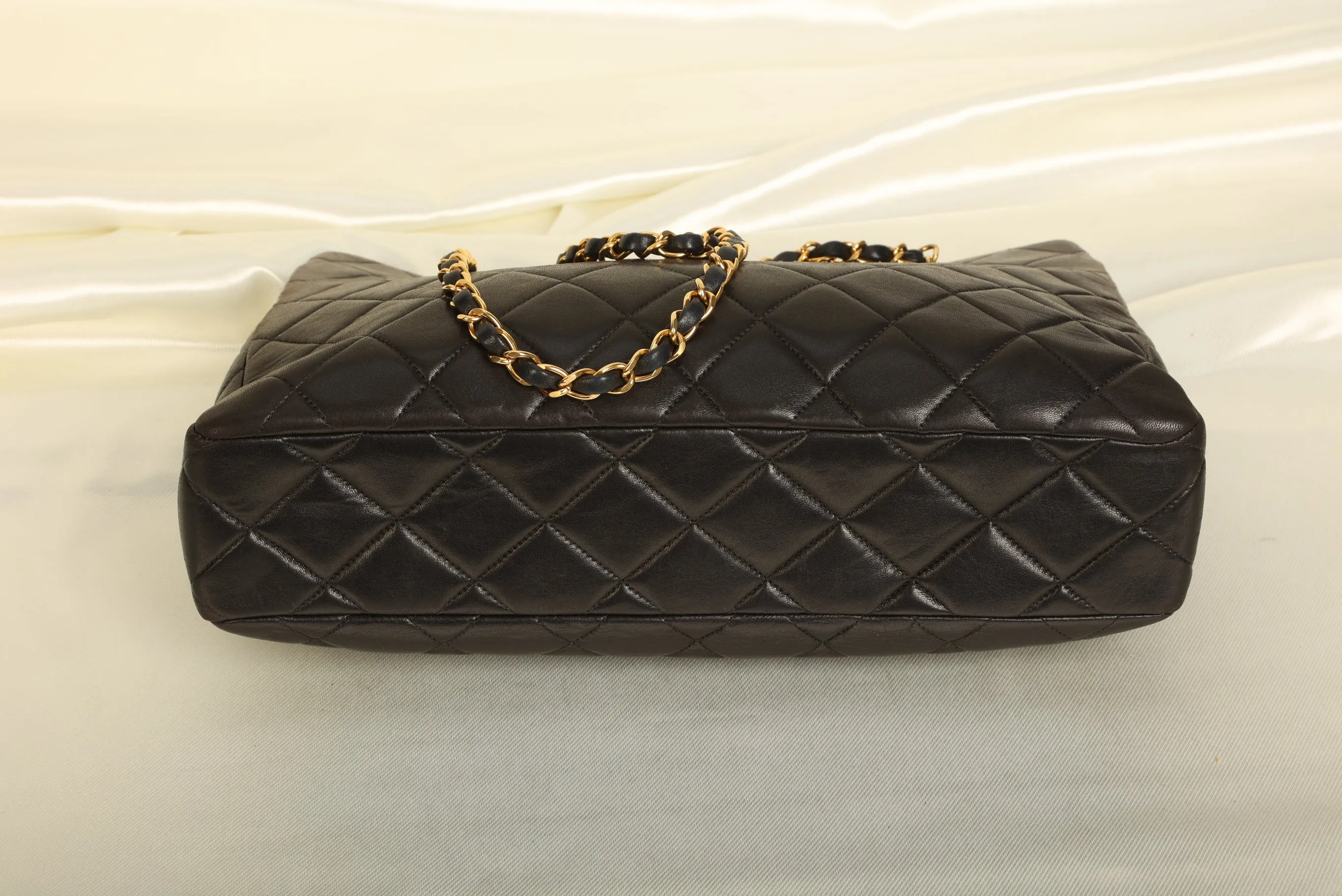 CL Lambskin Turnlock Chain Tote