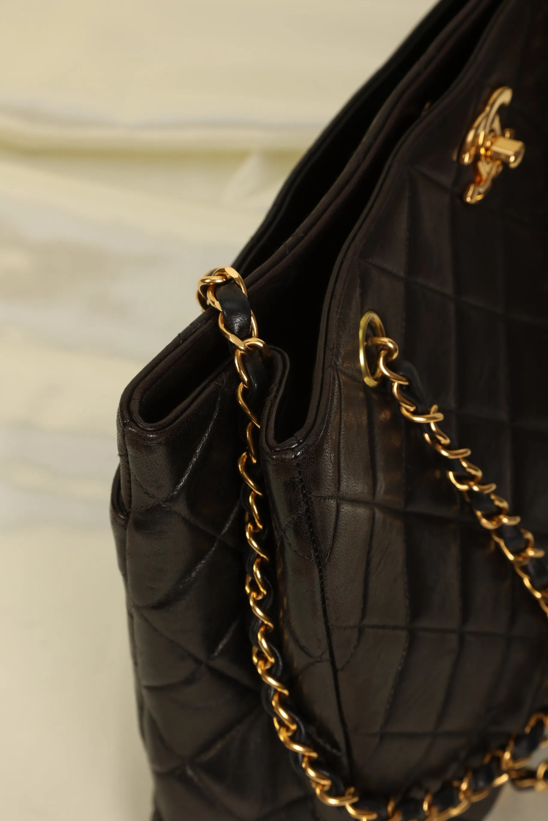 CL Lambskin Turnlock Chain Tote