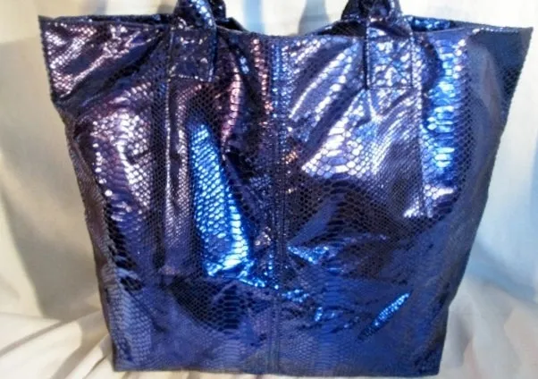 NEW MACY'S Vegan PYTHON SNAKESKIN Tote Shoulder Bag Carryall PURPLE METALLIC Purse