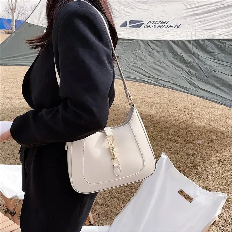 Zoey | Vintage Baguette Shoulder Bag